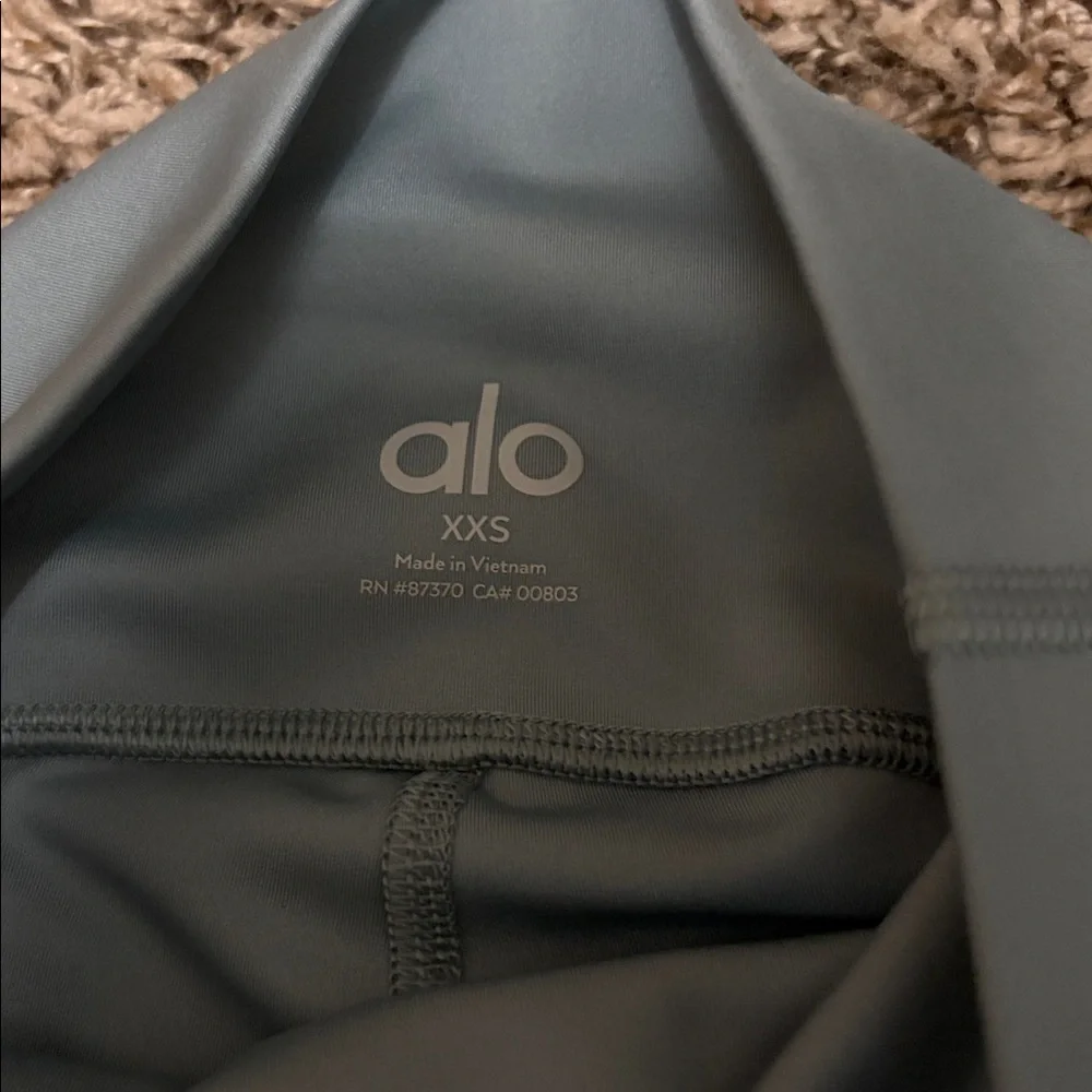 ALO Yoga Cosmic Grey Game Changer Airlift 7/8 length Flare Legging XXS NWOT 👽